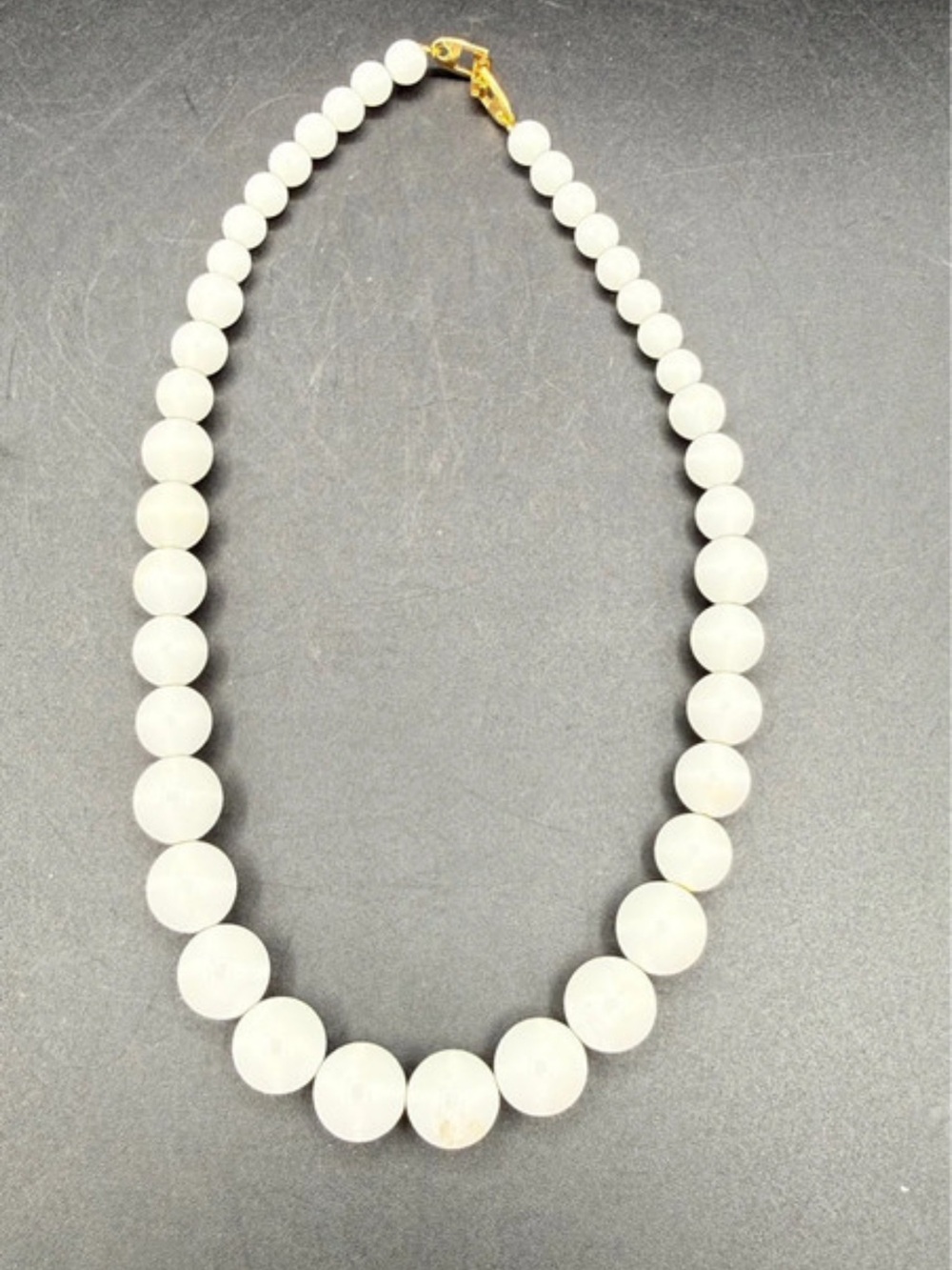Classic White Bead Necklace - Unbranded